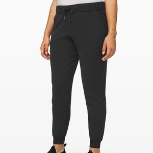 NWT On The Fly Joggers